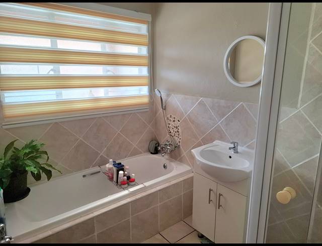 2 BEDROOM SECTIONAL TITLE FOR SALE IN WENTWORTH PARK